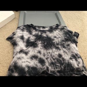 Women’s black and white tyedye style shirt